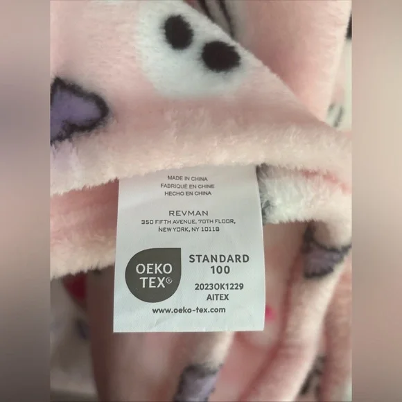 Betsey Johnson Pink Ghost Boo Halloween Throw Blanket 50 x 60"  NEW - Picture 3 of 5